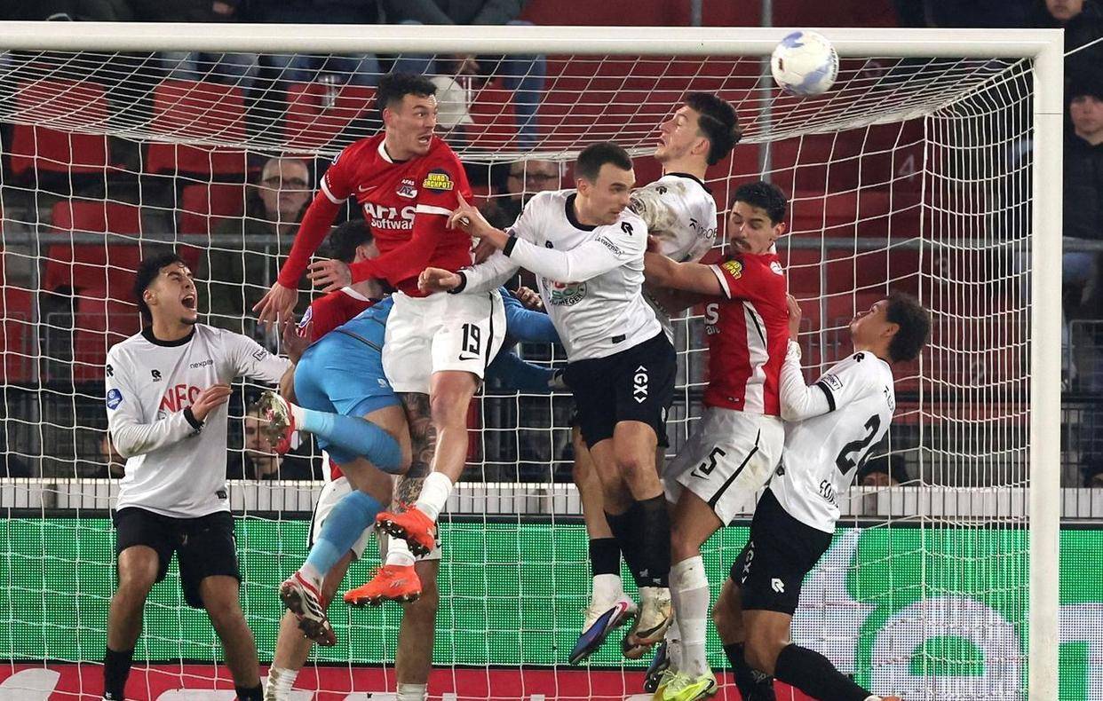 九游娱乐app口碑好-埃因霍温围绕德国杯门线救险曼城加时末段内部沟通之后，罗马回应争议备战荷甲