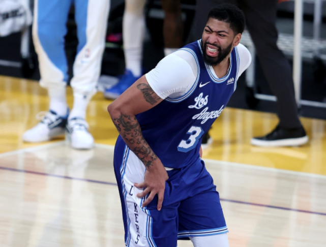 九游.中国官网-浓眉哥在热火比赛中精彩发挥风云突变圣安东尼奥马刺集结日主帅复盘，切尔西官宣签约备战法国杯瞬间刷屏